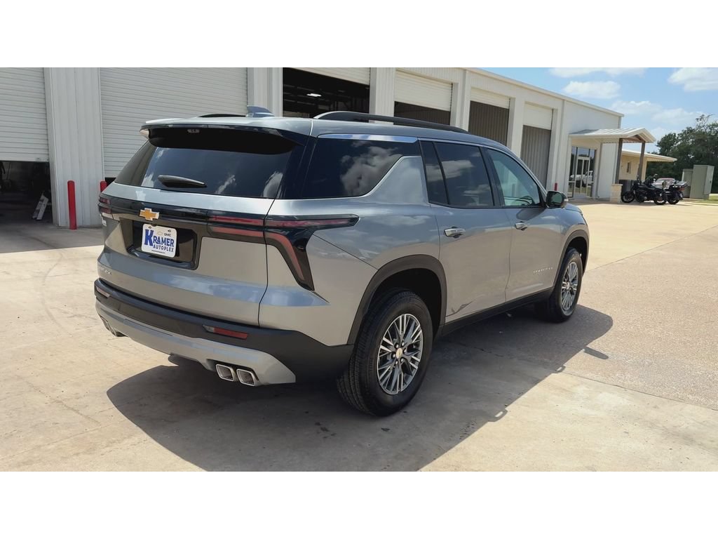New 2027 Chevrolet Traverse LT w/ Driver Confidence Package FWD image 8