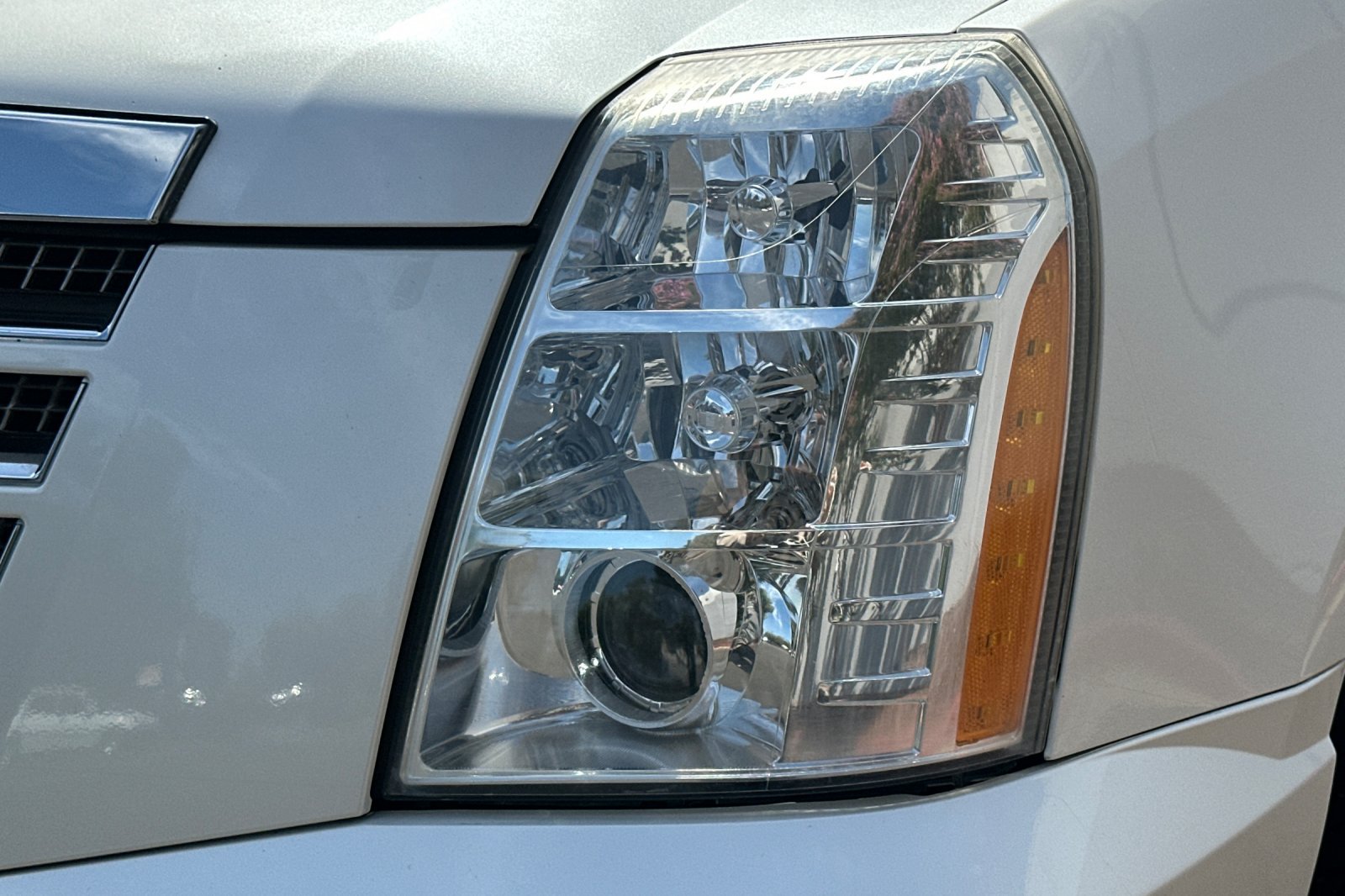 Used 2007 Cadillac Escalade AWD w/ Information Package image 46