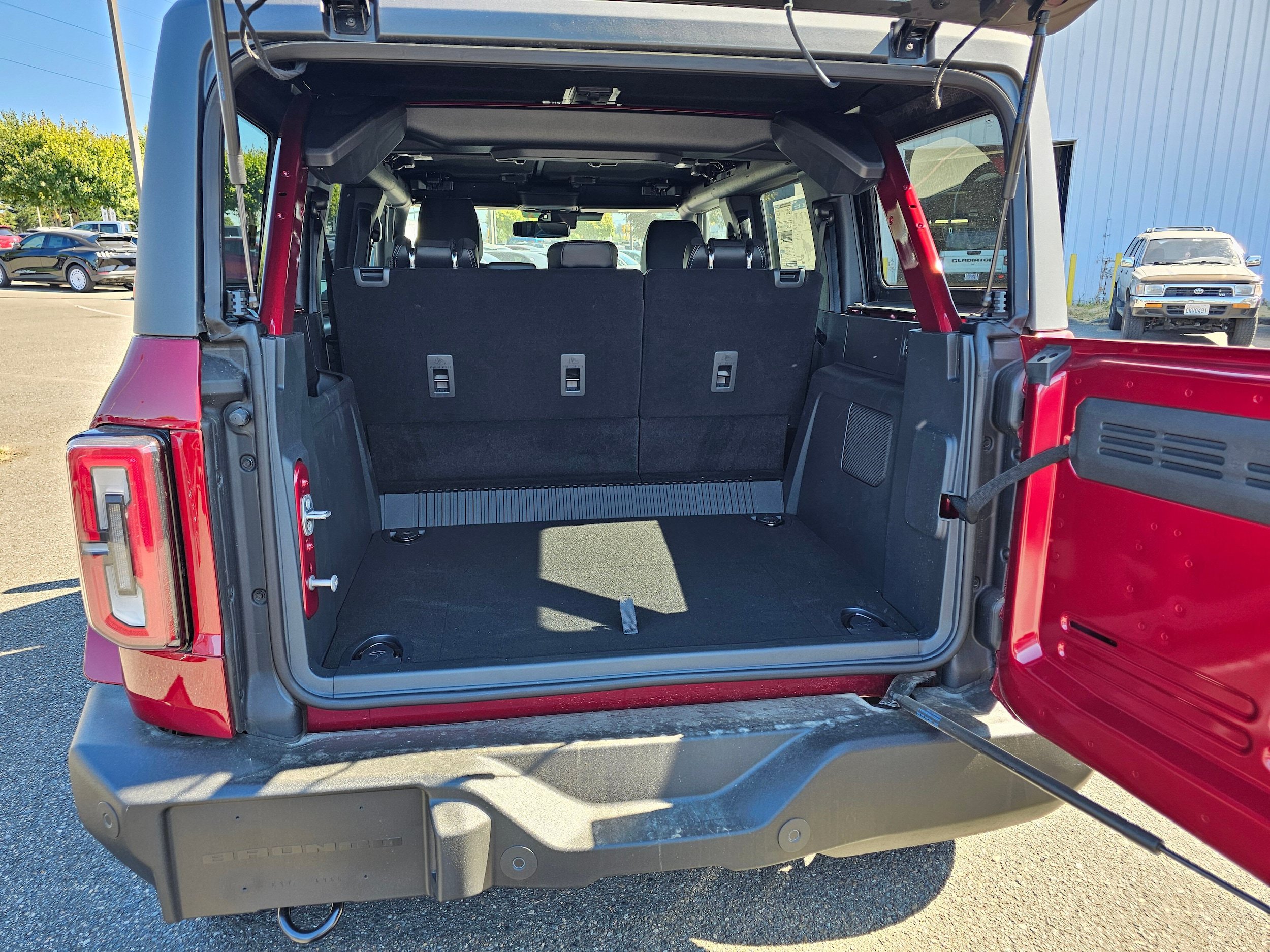 New 2026 Ford Bronco Outer Banks AWD/4WD image 10