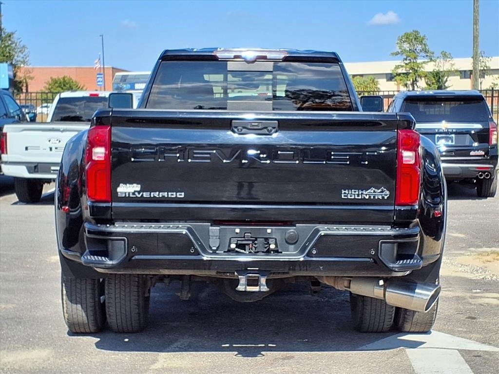 Used 2020 Chevrolet Silverado 3500 High Country w/ Snow Plow Prep/Camper Package image 6