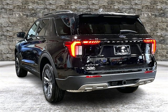 New 2026 Ford Explorer Active w/ Active Comfort Package image 3