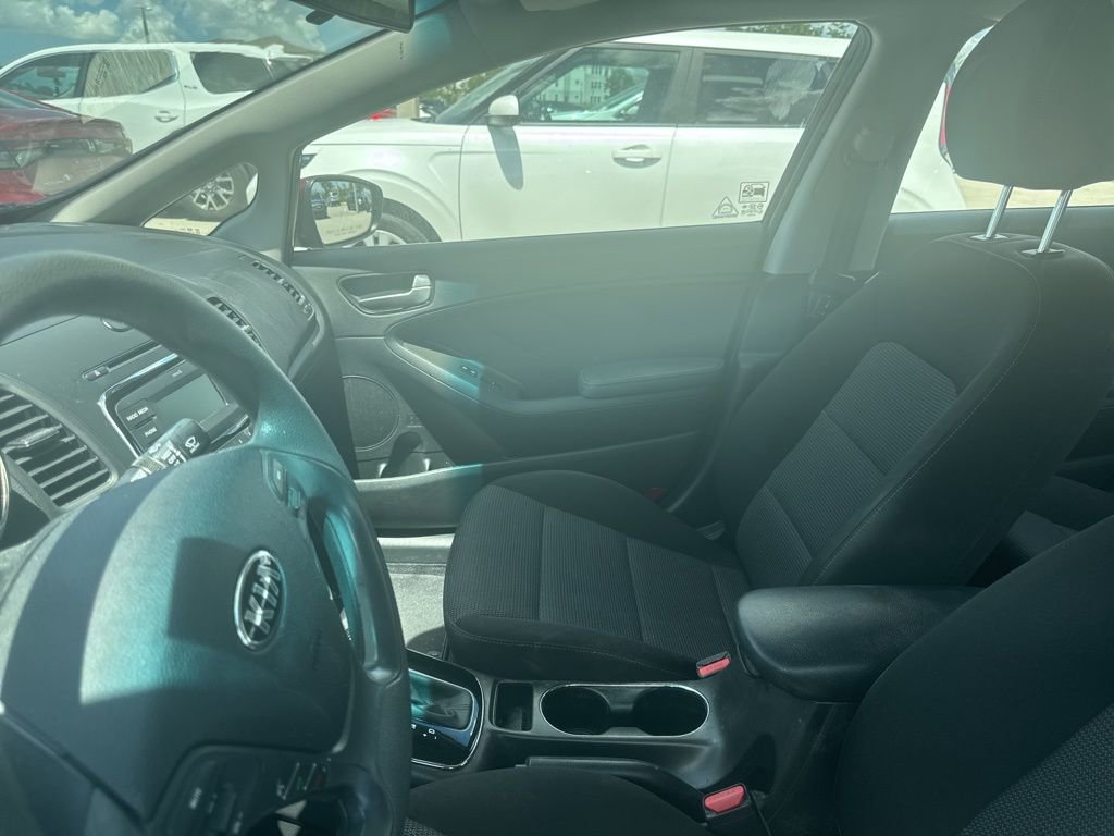 Used 2017 Kia Forte LX image 9