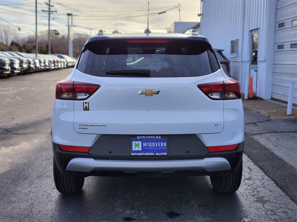 Used 2024 Chevrolet TrailBlazer LT w/ LT Cold Weather Package image 4