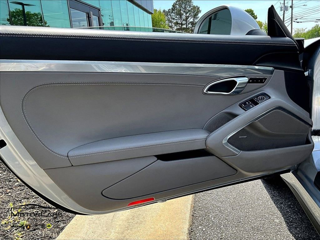 Used 2014 Porsche 911 Carrera 4S image 17