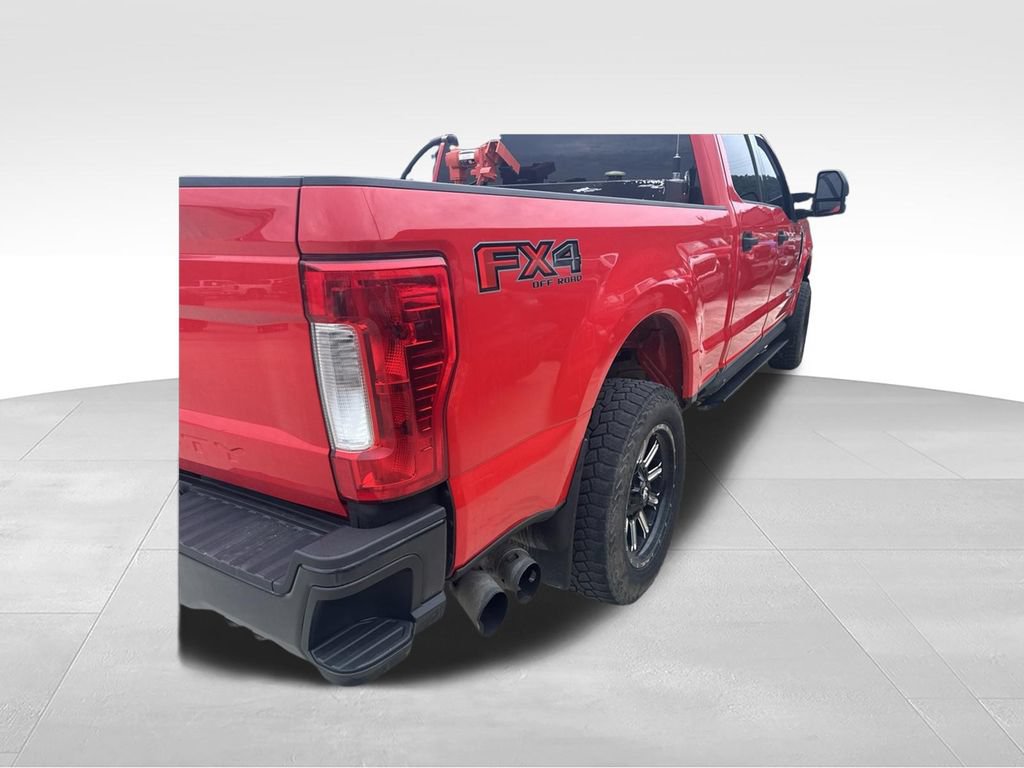 Used 2019 Ford F250 XLT w/ FX4 Off-Road Package AWD/4WD image 11