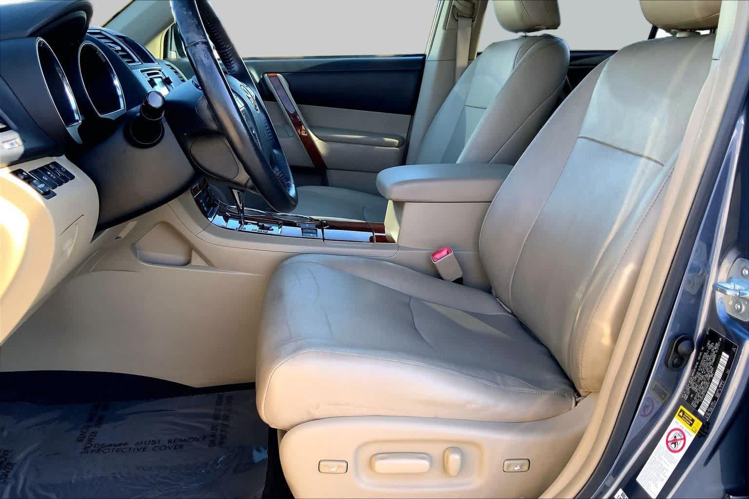 Used 2013 Toyota Highlander Limited AWD/4WD image 7