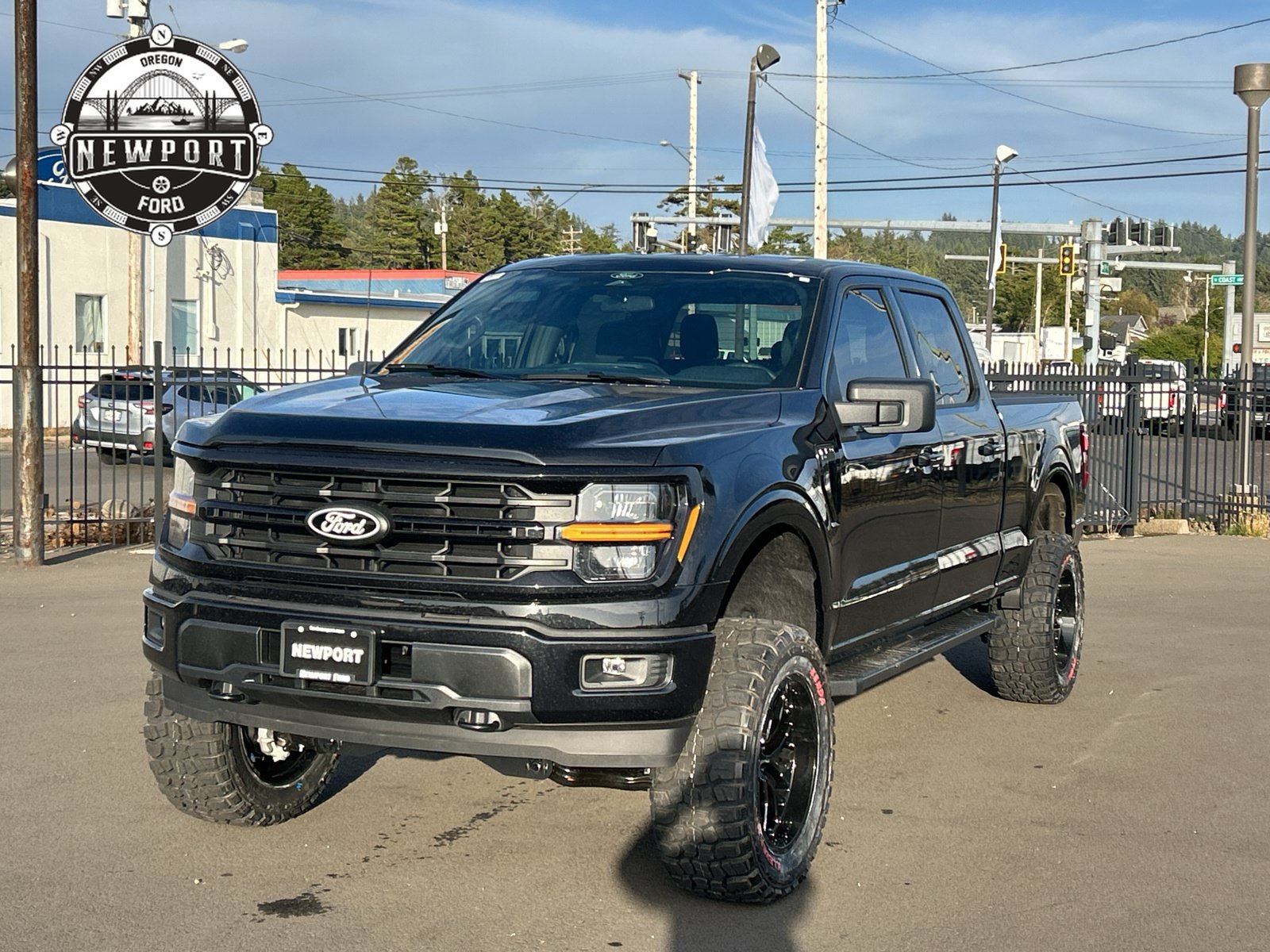 New 2026 Ford F150 XLT w/ XLT Black Appearance Package AWD/4WD image 4