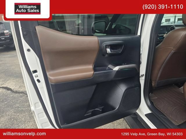 Used 2017 Toyota Tacoma Limited w/ Tow Package AWD/4WD image 13