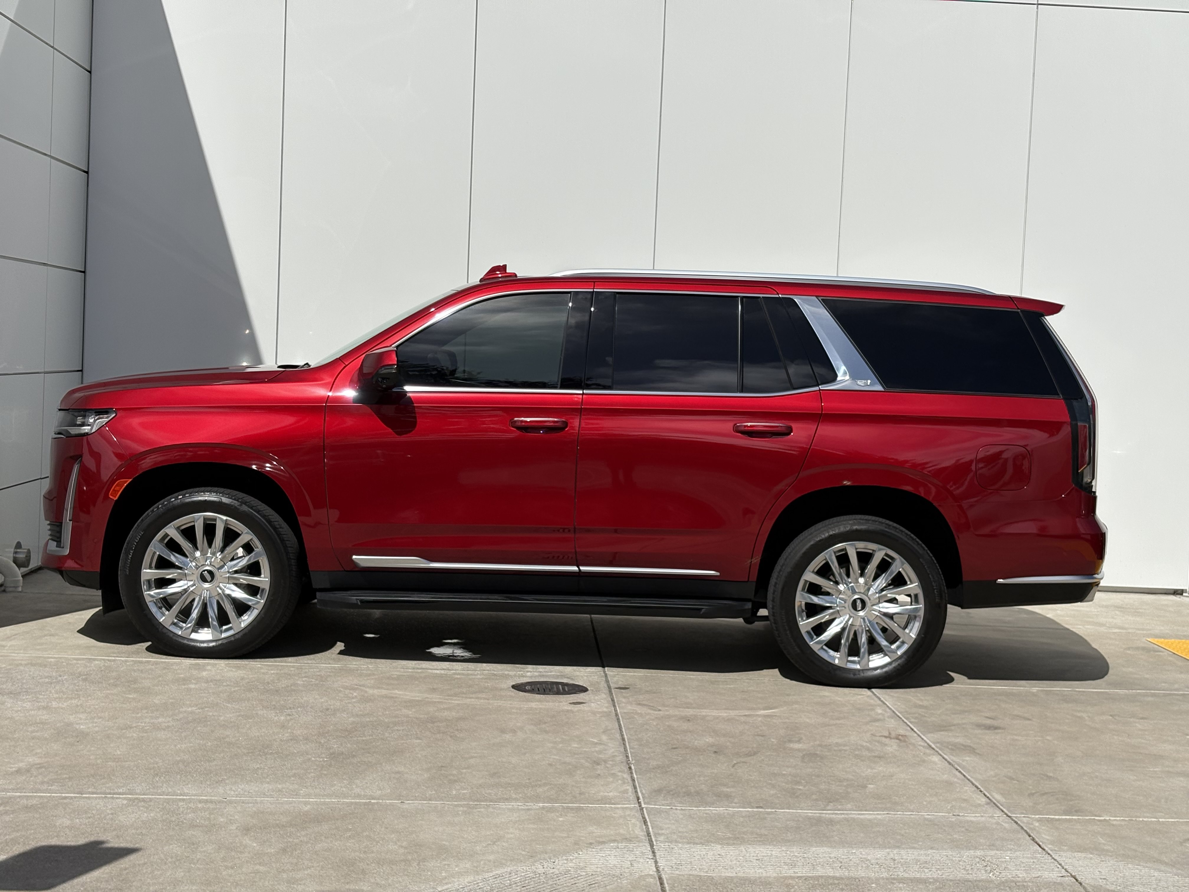 Used 2024 Cadillac Escalade Premium Luxury w/ Performance Package AWD/4WD image 4