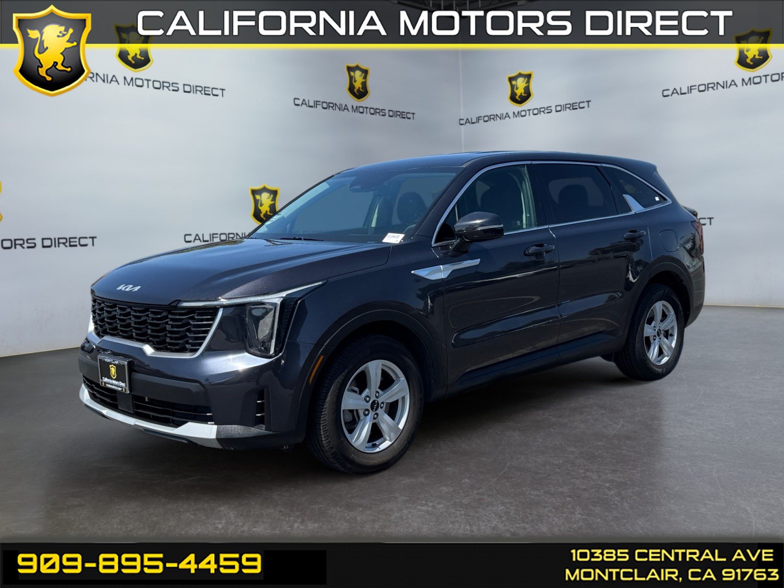 Used 2025 Kia Sorento LX FWD image 1