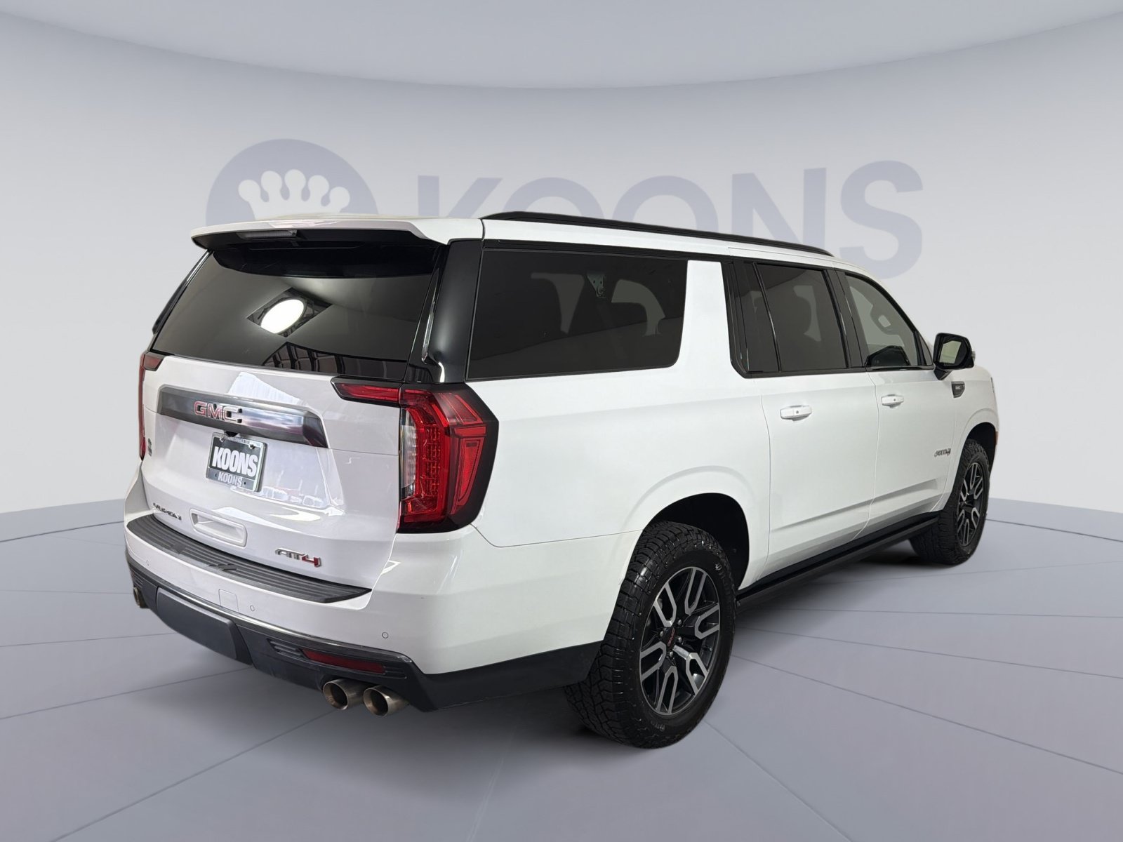 Used 2023 GMC Yukon XL AT4 w/ AT4 Premium Plus Package AWD/4WD image 7