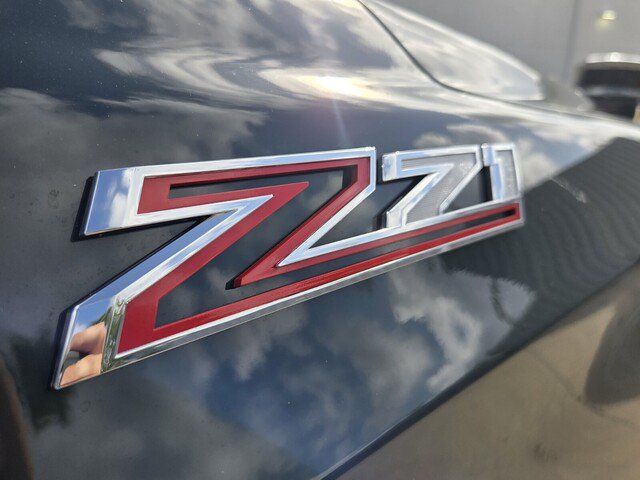 Used 2026 Chevrolet Suburban Z71 AWD/4WD image 33
