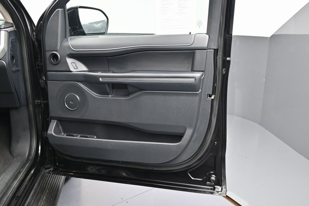 Used 2024 Ford Expedition XLT image 44