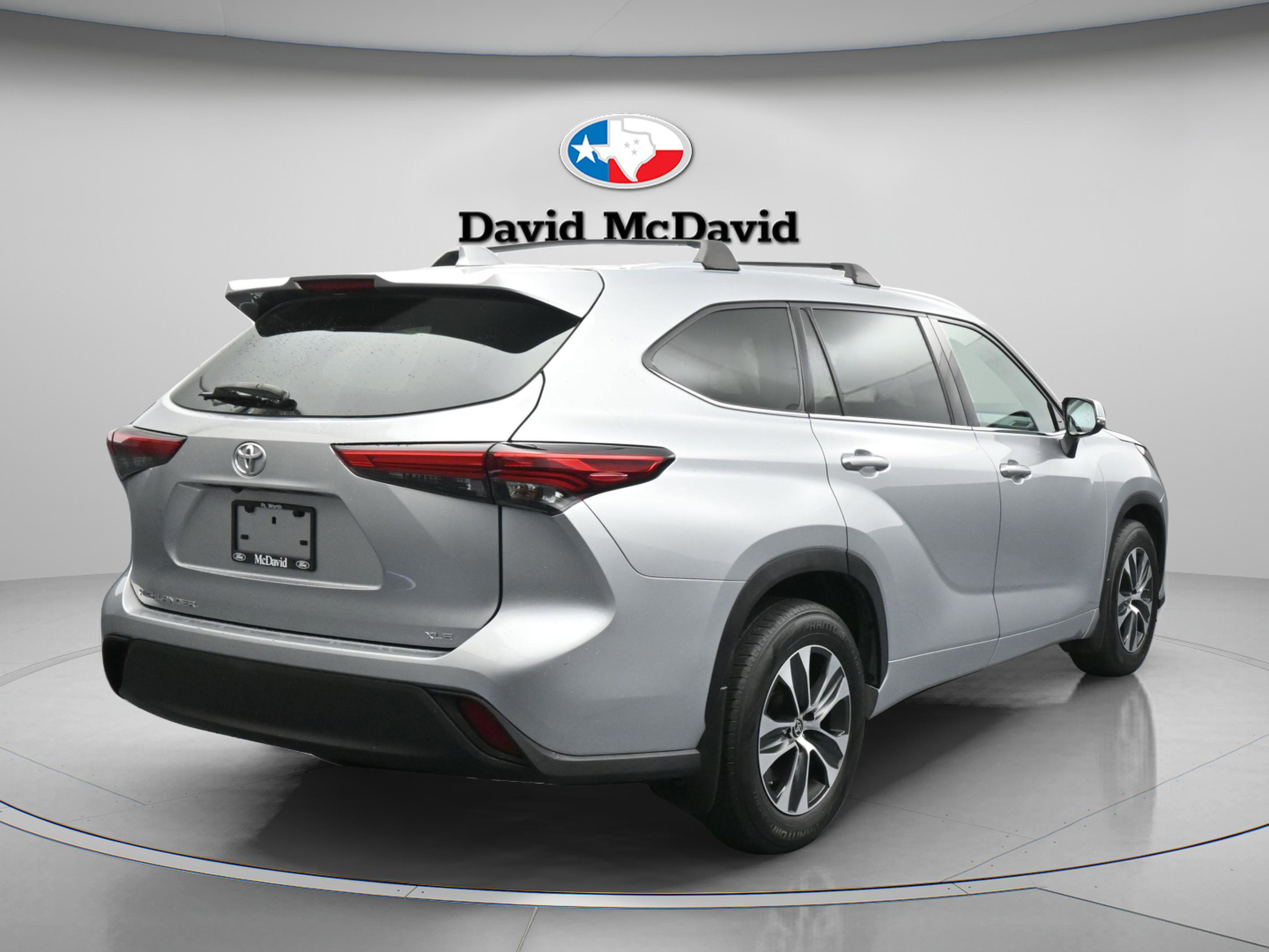 Used 2021 Toyota Highlander XLE image 8