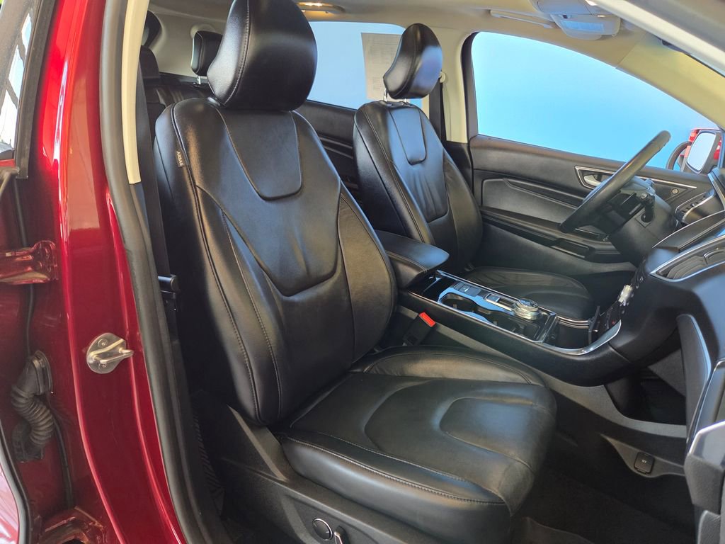 Used 2019 Ford Edge Titanium w/ Cold Weather Package AWD/4WD image 27