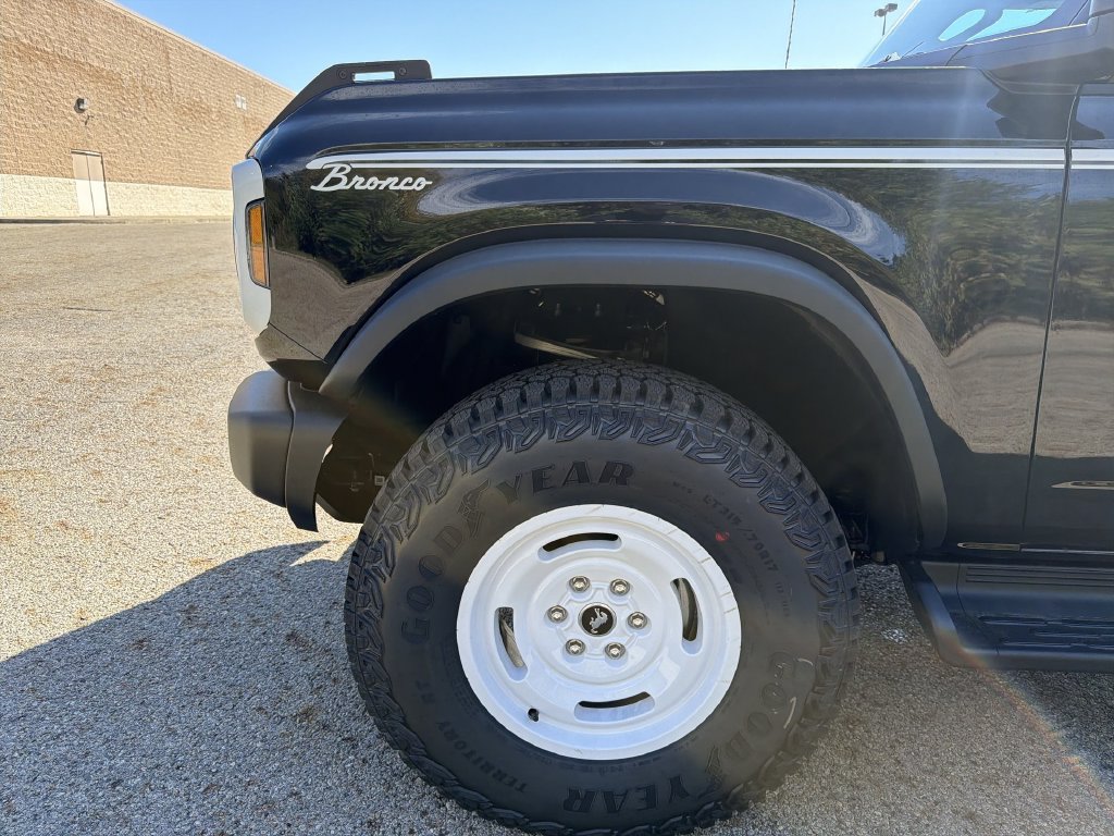 New 2026 Ford Bronco Heritage Edition AWD/4WD image 18