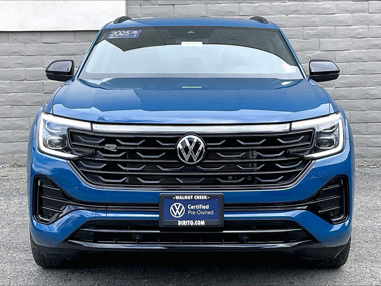 Certified 2025 Volkswagen Atlas Cross Sport SEL R-Line AWD/4WD image 2