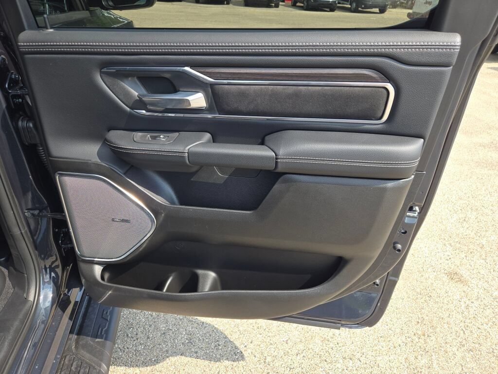 New 2027 RAM 1500 Laramie w/ Night Edition AWD/4WD image 8