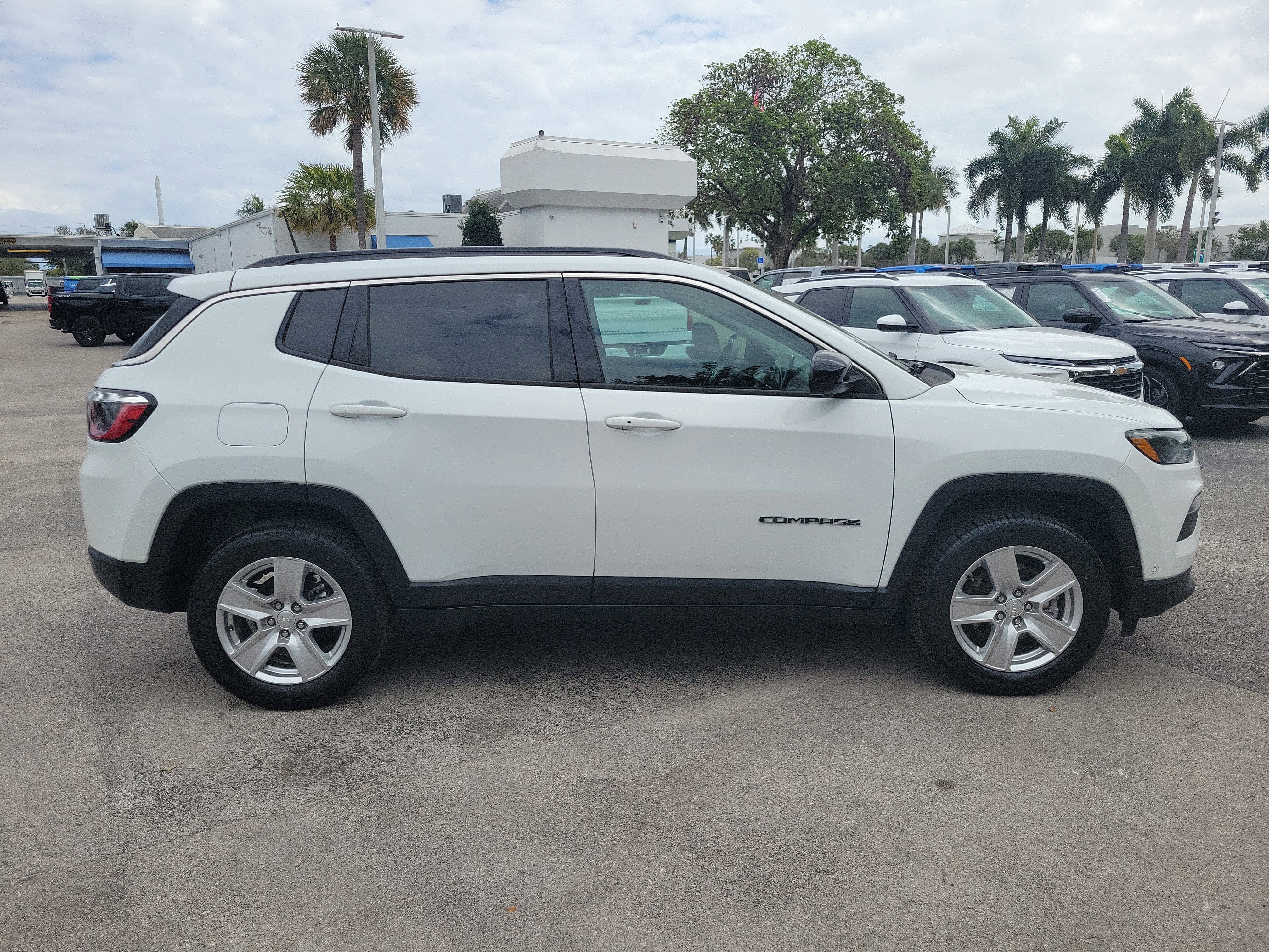 Used 2022 Jeep Compass Latitude w/ Convenience Group image 8