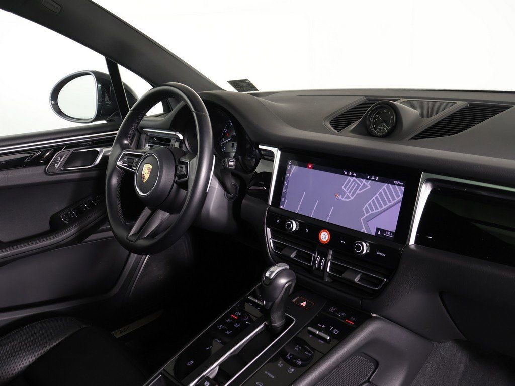 Used 2023 Porsche Macan S image 30