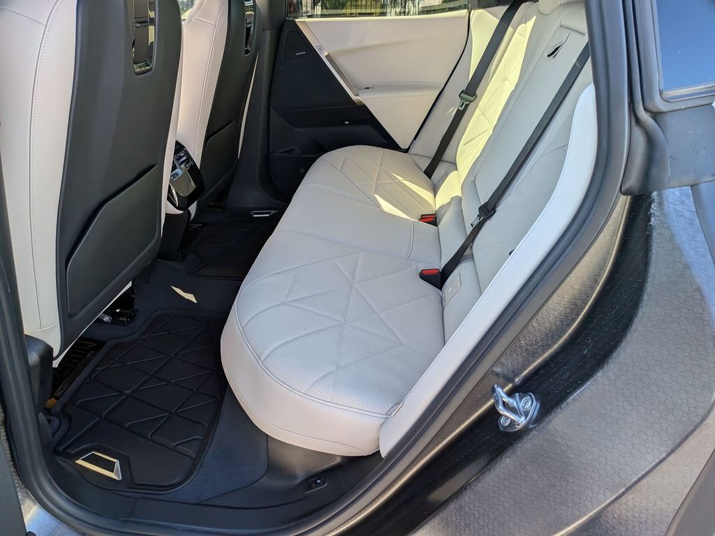 New 2026 BMW iX xDrive45 w/ Premium Package image 30