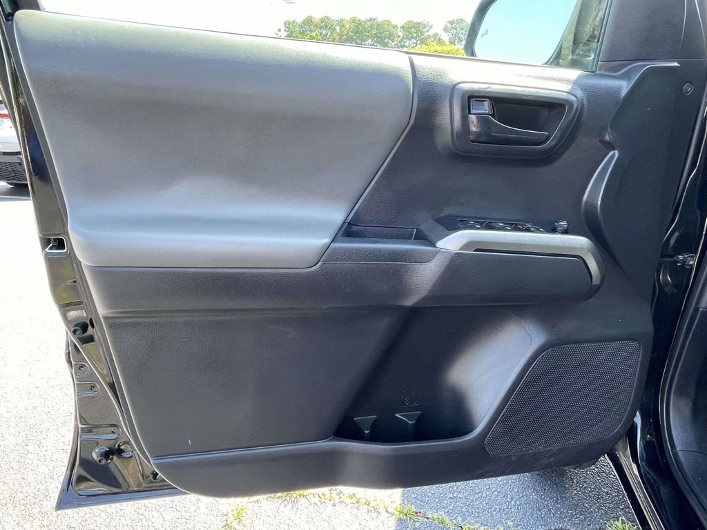 Used 2022 Toyota Tacoma SR5 w/ Technology Package RWD image 26