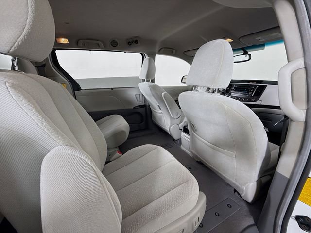 Used 2011 Toyota Sienna LE image 29