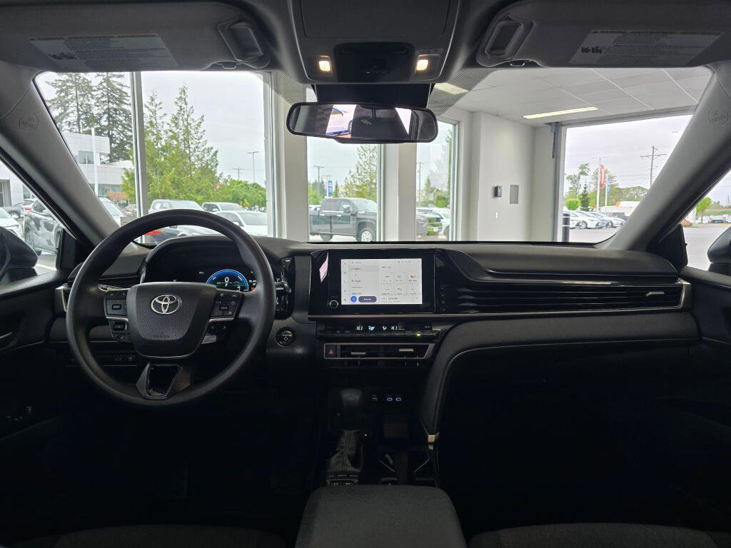 Used 2025 Toyota Camry LE FWD image 24