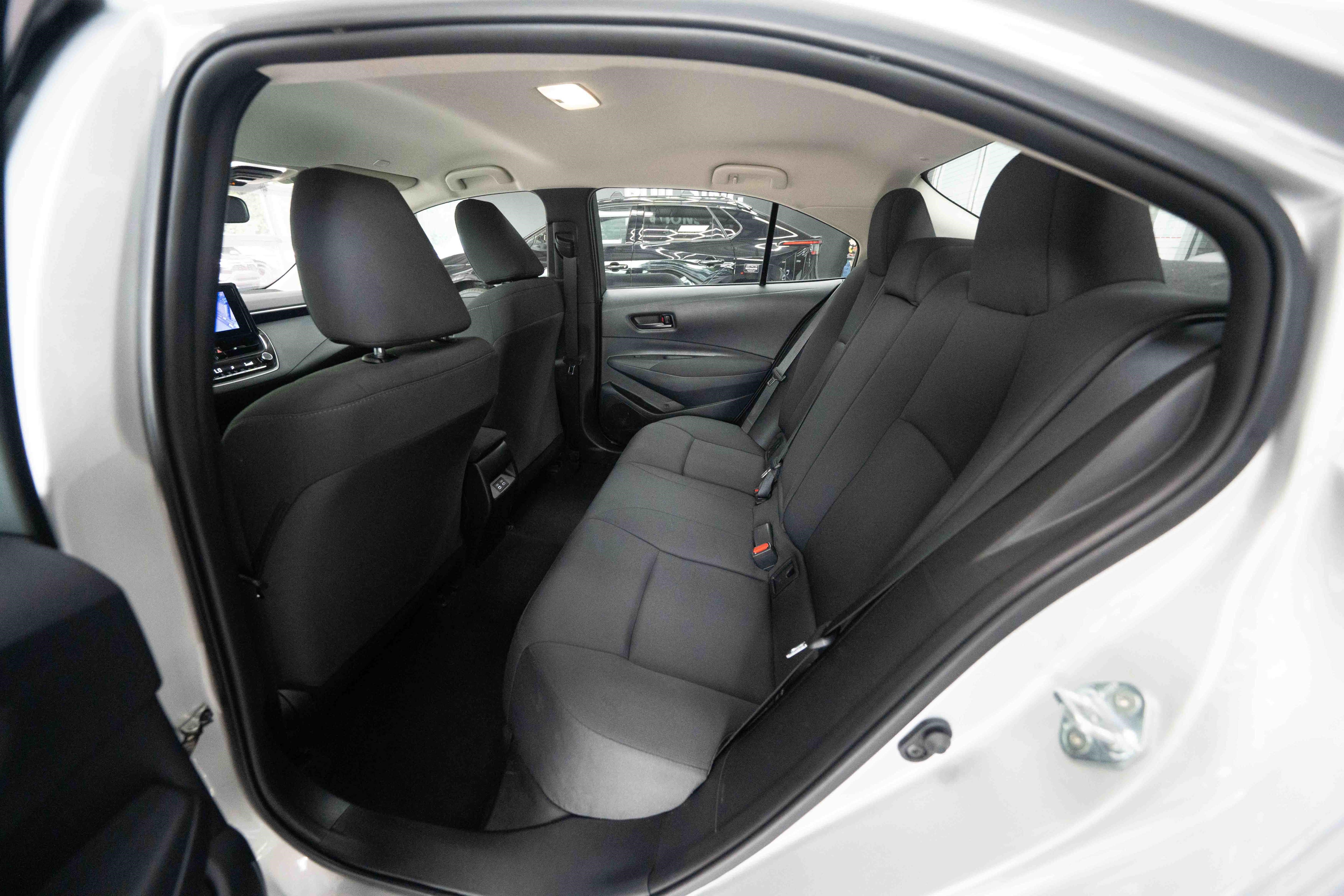 Used 2025 Toyota Corolla LE FWD image 23