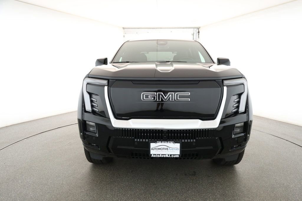 Used 2025 GMC Sierra EV Denali image 2