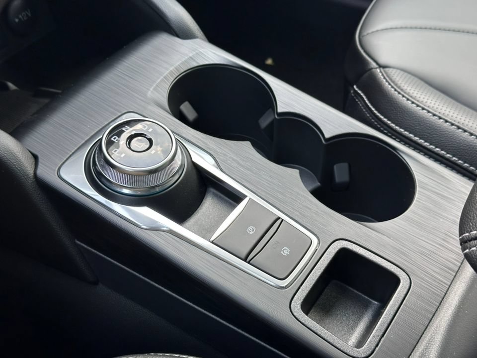 New 2025 Ford Escape SE w/ PHEV Premium Package FWD image 29