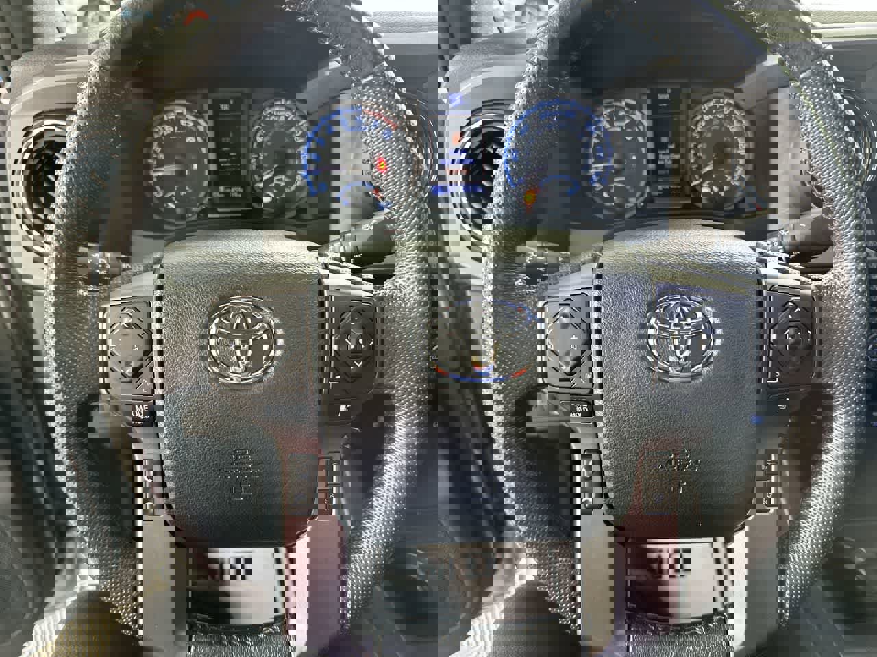 Used 2020 Toyota Tacoma TRD Off-Road w/ Technology Package image 14