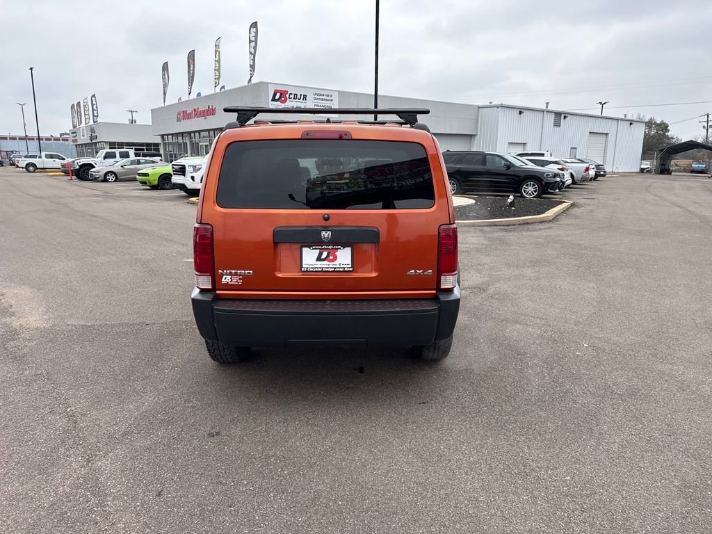 Used 2007 Dodge Nitro SXT image 7