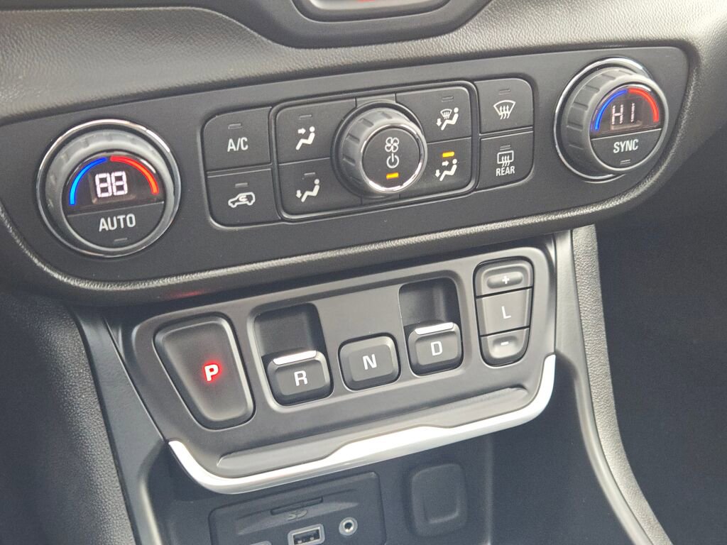 Used 2021 GMC Terrain SLT w/ Infotainment Package II image 29