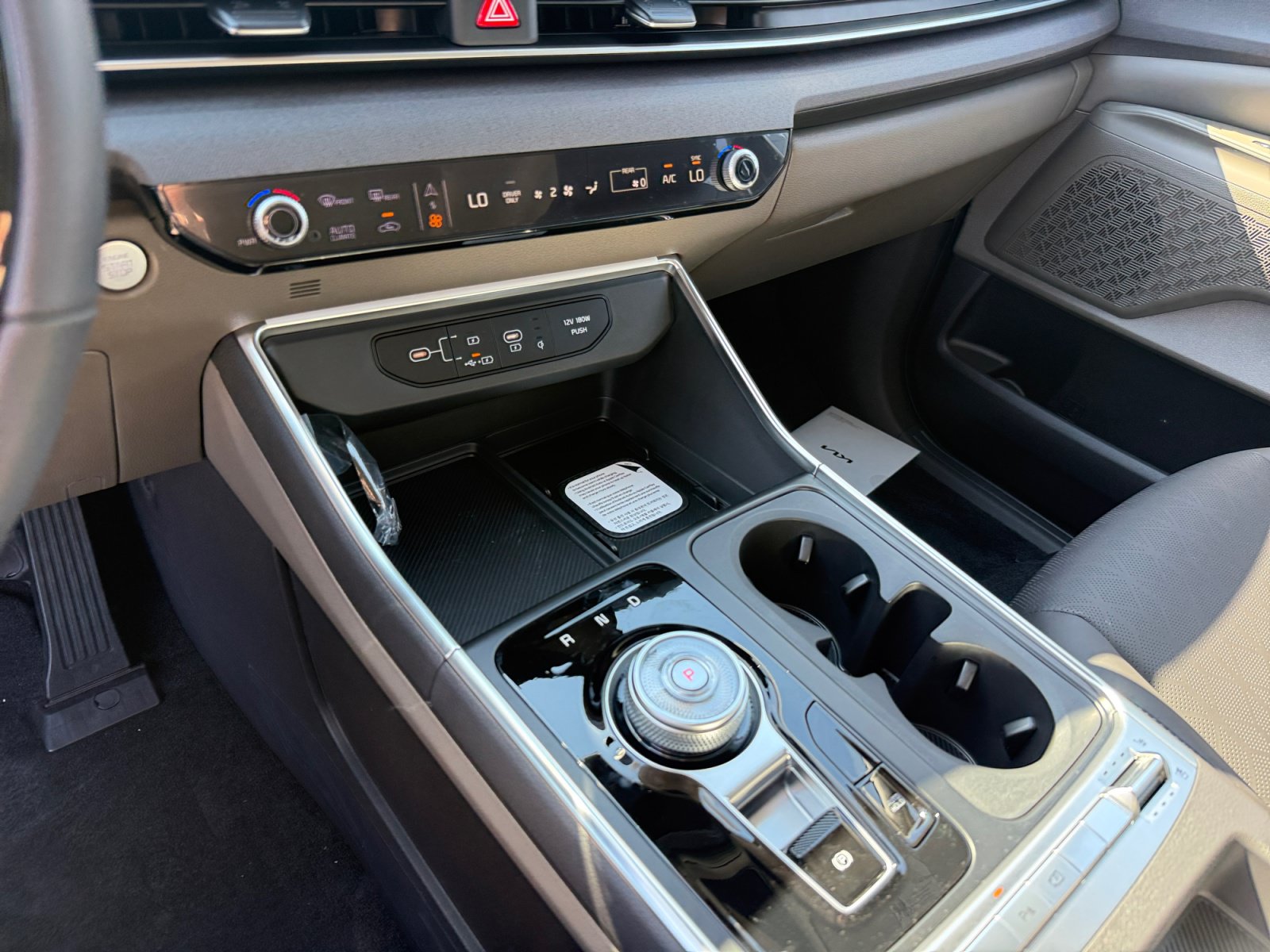 New 2027 Kia Carnival SX FWD image 13