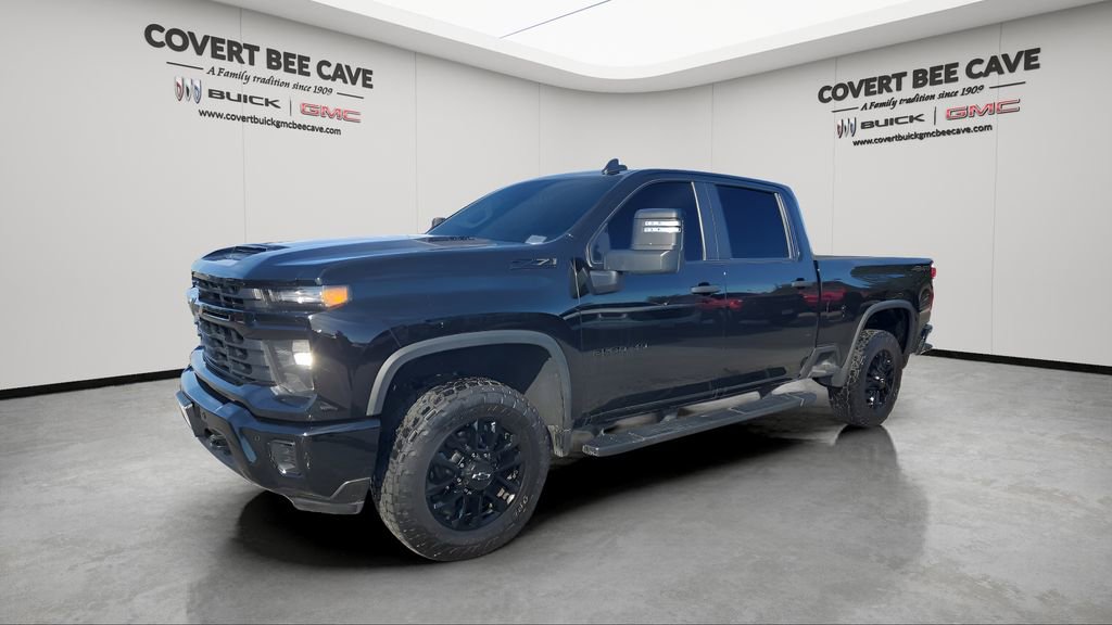 Used 2025 Chevrolet Silverado 2500 Custom w/ Custom Value Package image 3