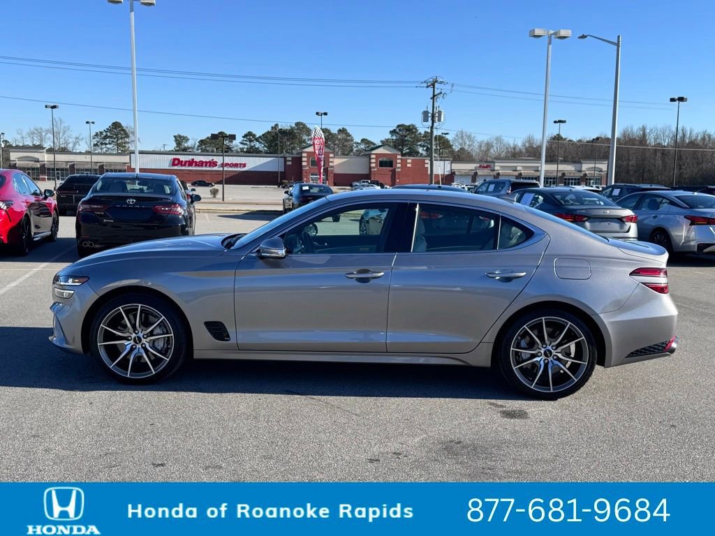 Used 2024 Genesis G70 2.5T image 3