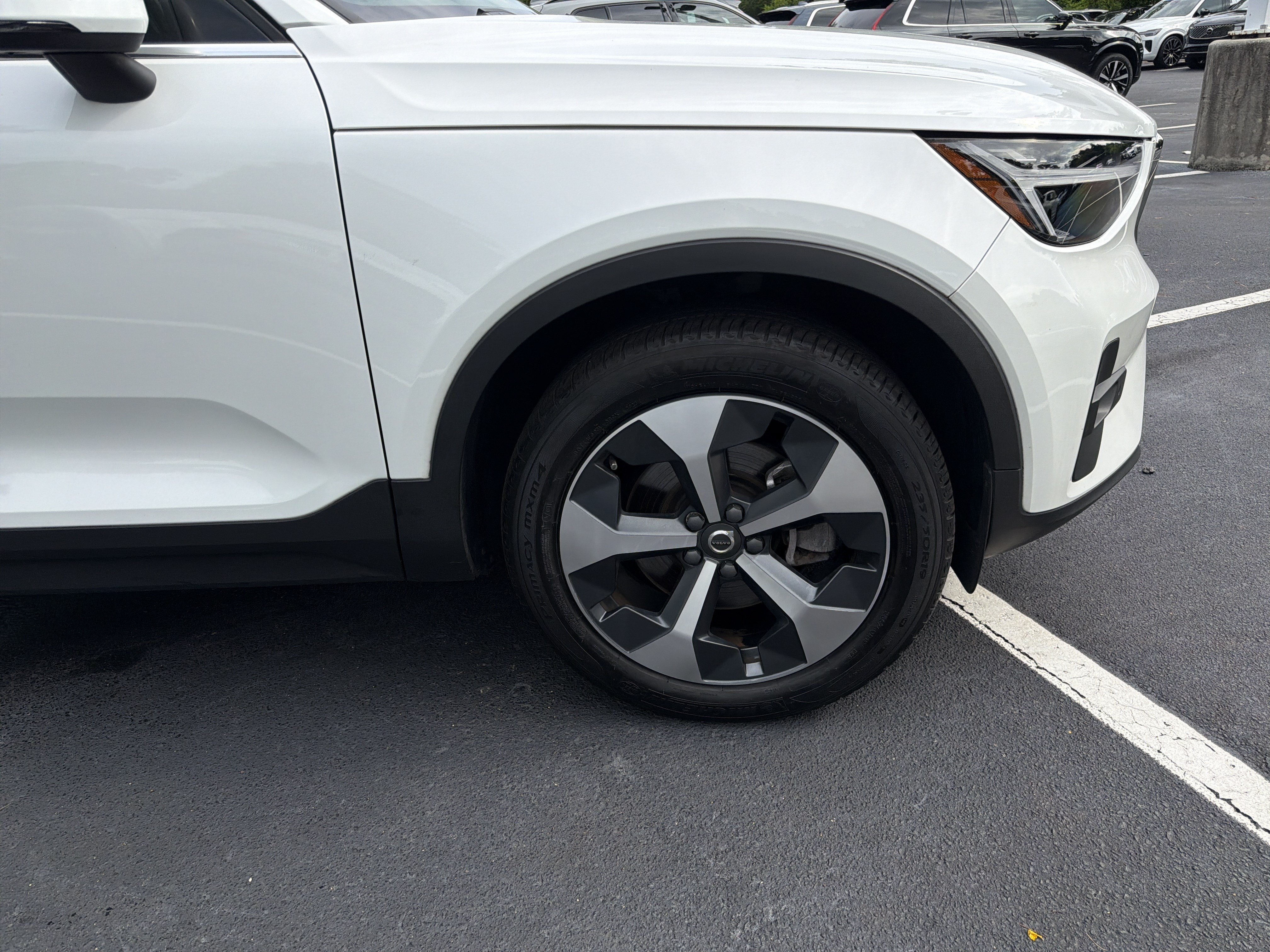 Certified 2023 Volvo XC40 B5 Plus w/ Protection Package Premier AWD/4WD image 13