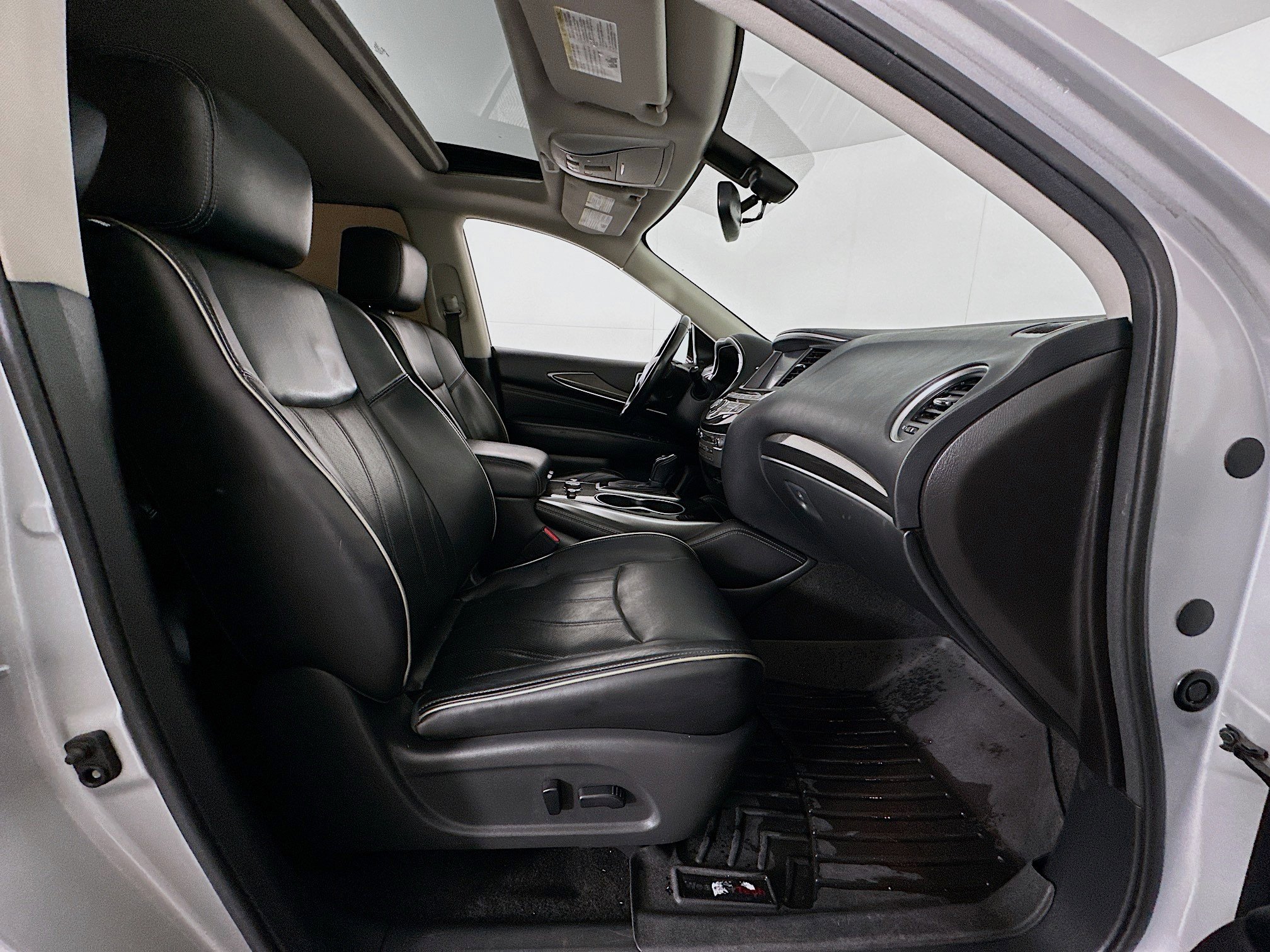 Used 2017 INFINITI QX60 Luxe w/ Premium Plus Package image 35