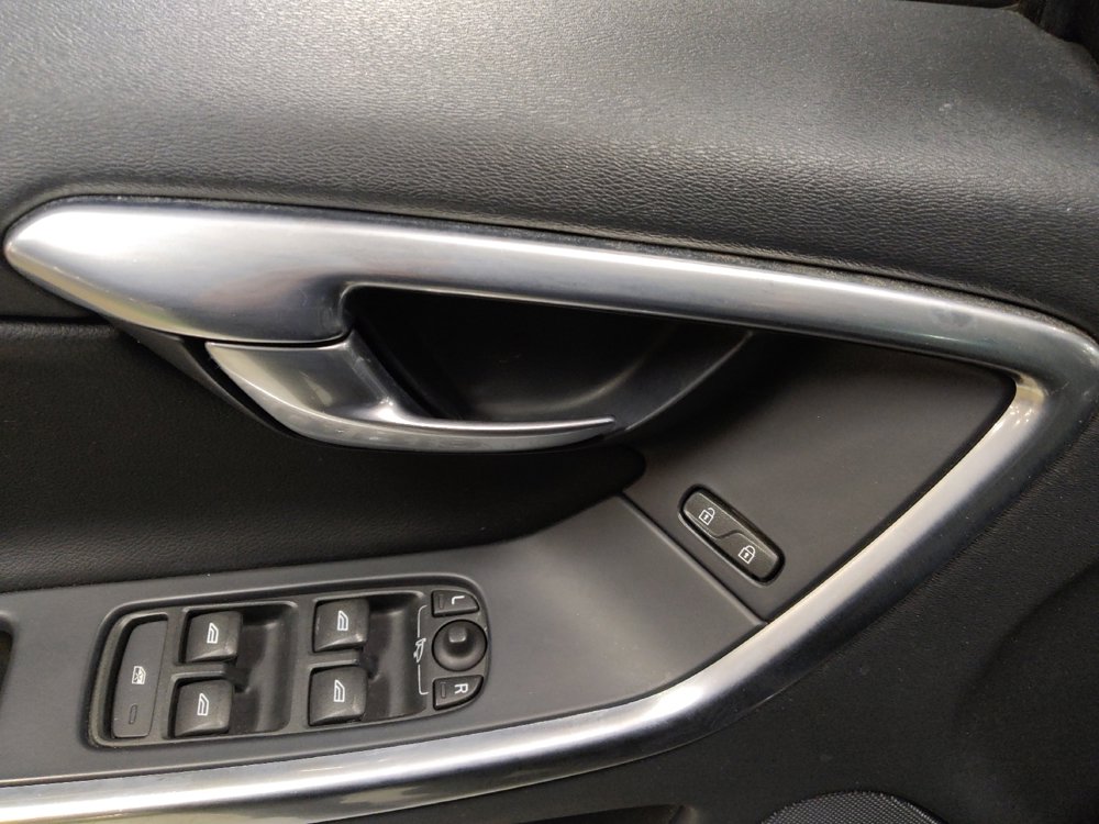 Used 2015 Volvo XC60 T5 Platinum image 27