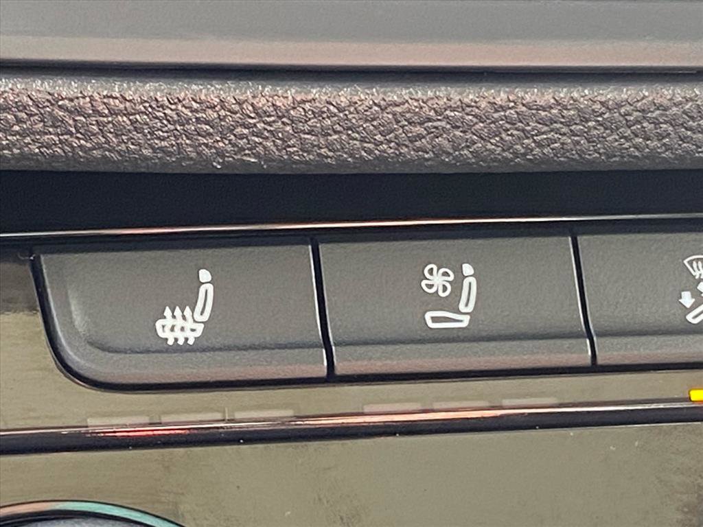 Certified 2023 Volkswagen Jetta SEL image 16