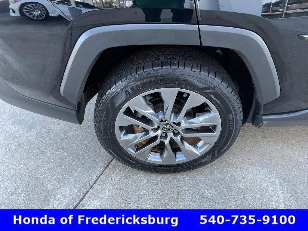 Used 2020 Toyota RAV4 Limited AWD/4WD image 12
