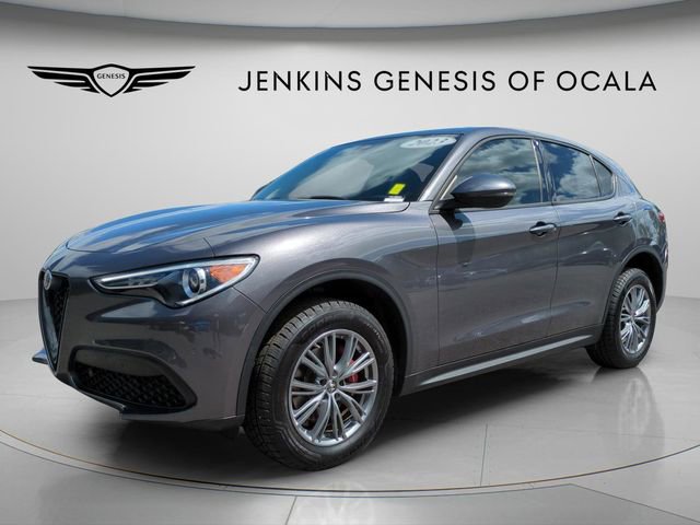 Used 2023 Alfa Romeo Stelvio Sprint image 7