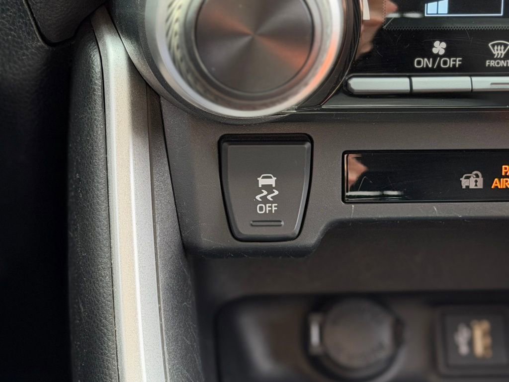 Certified 2023 Toyota RAV4 LE AWD/4WD image 14