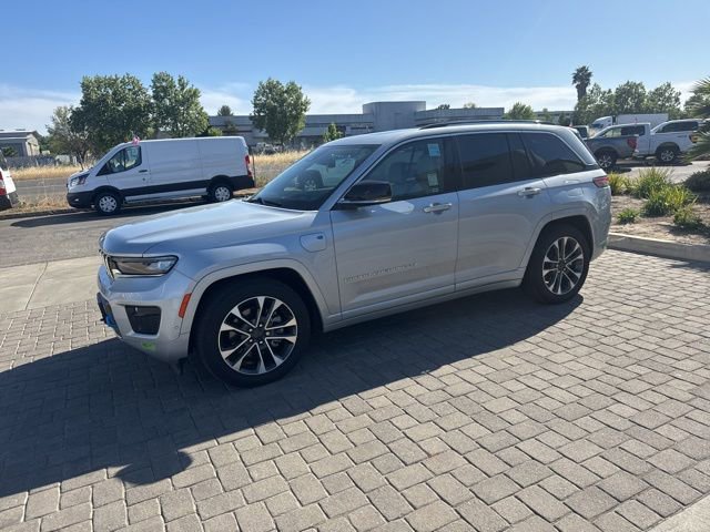 Used 2022 Jeep Grand Cherokee Overland w/ Advanced Protech Group III image 2