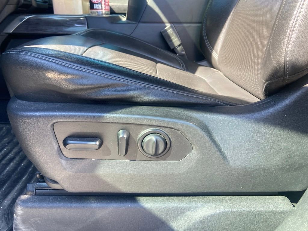 Used 2020 Chevrolet Silverado 1500 LTZ w/ LTZ Convenience Package AWD/4WD image 17