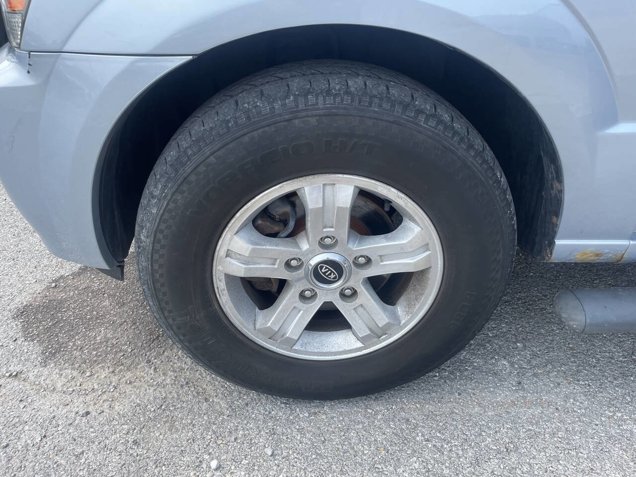 Used 2005 Kia Sorento LX image 16