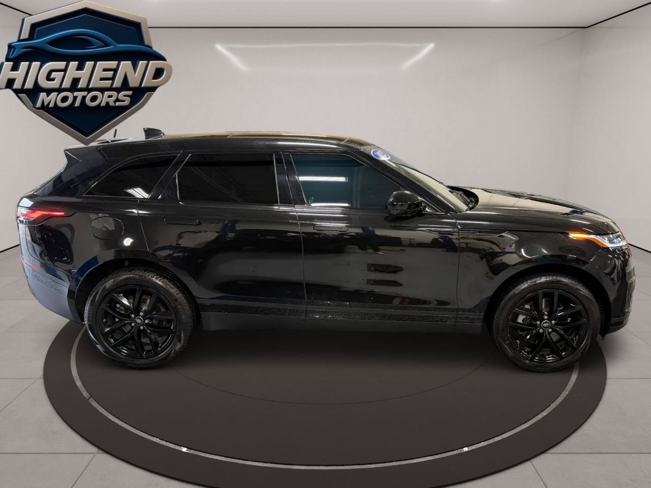 Used 2025 Land Rover Range Rover Velar S AWD/4WD image 7