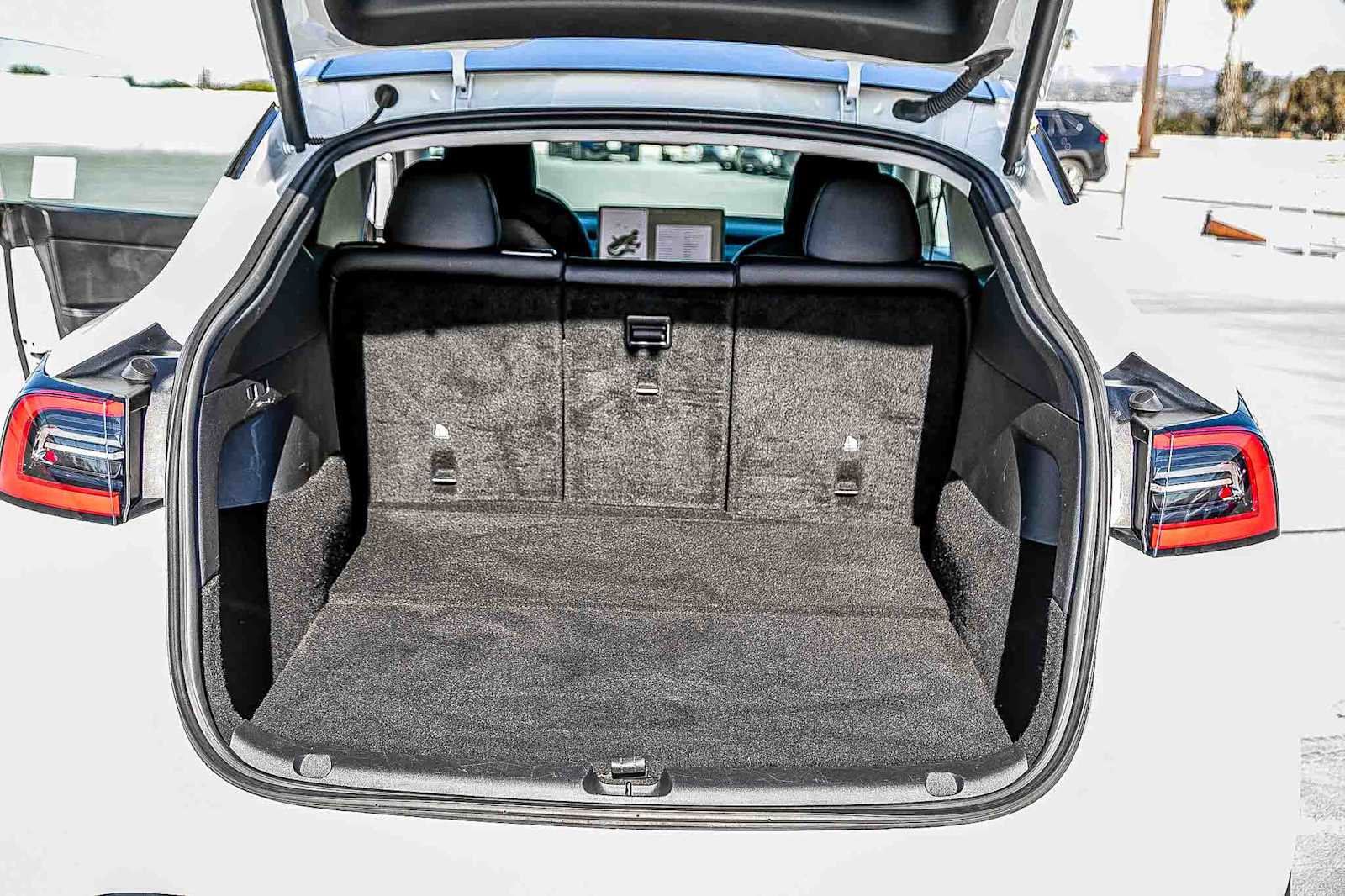 Used 2021 Tesla Model Y Long Range image 27