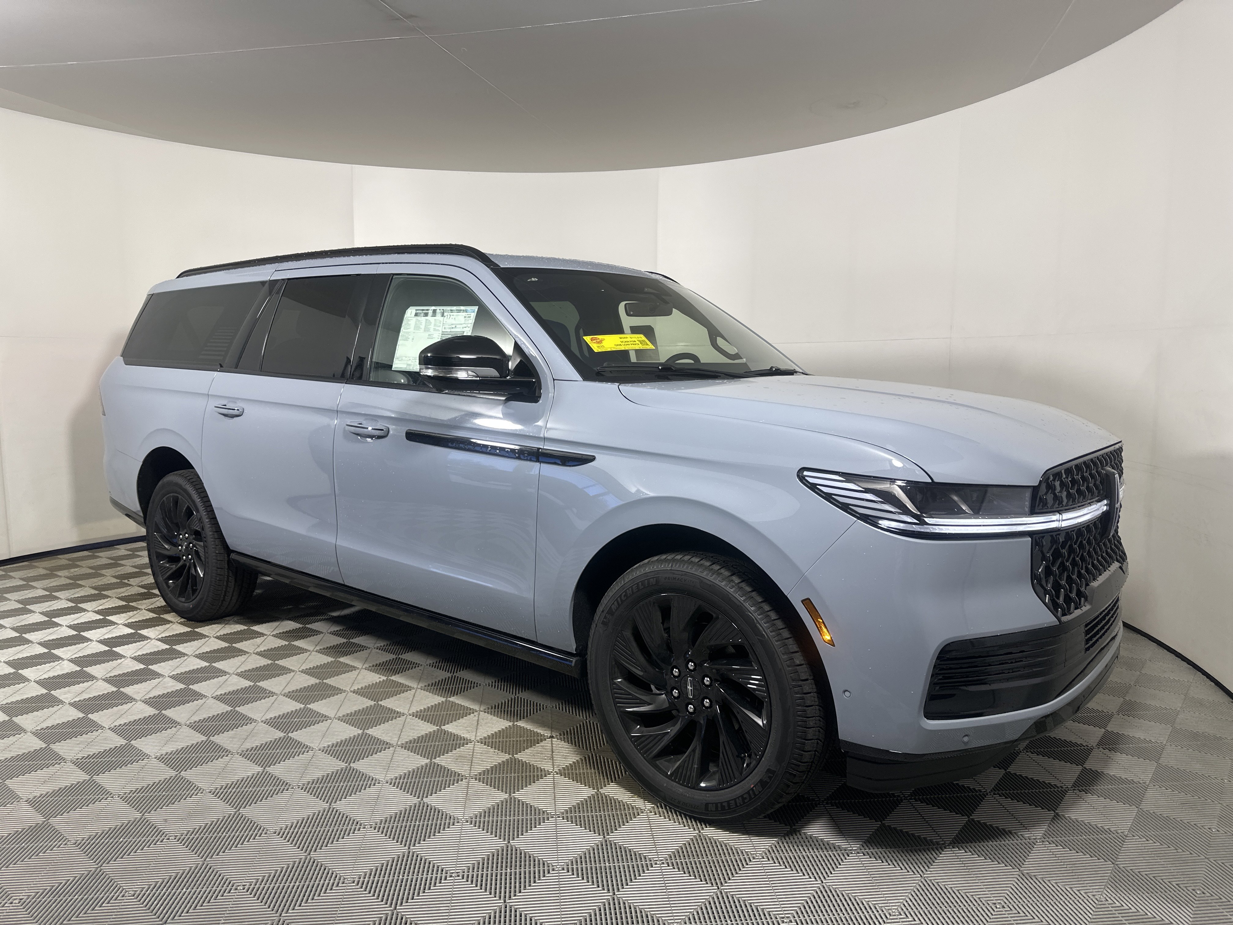 New 2025 Lincoln Navigator L Reserve image 1